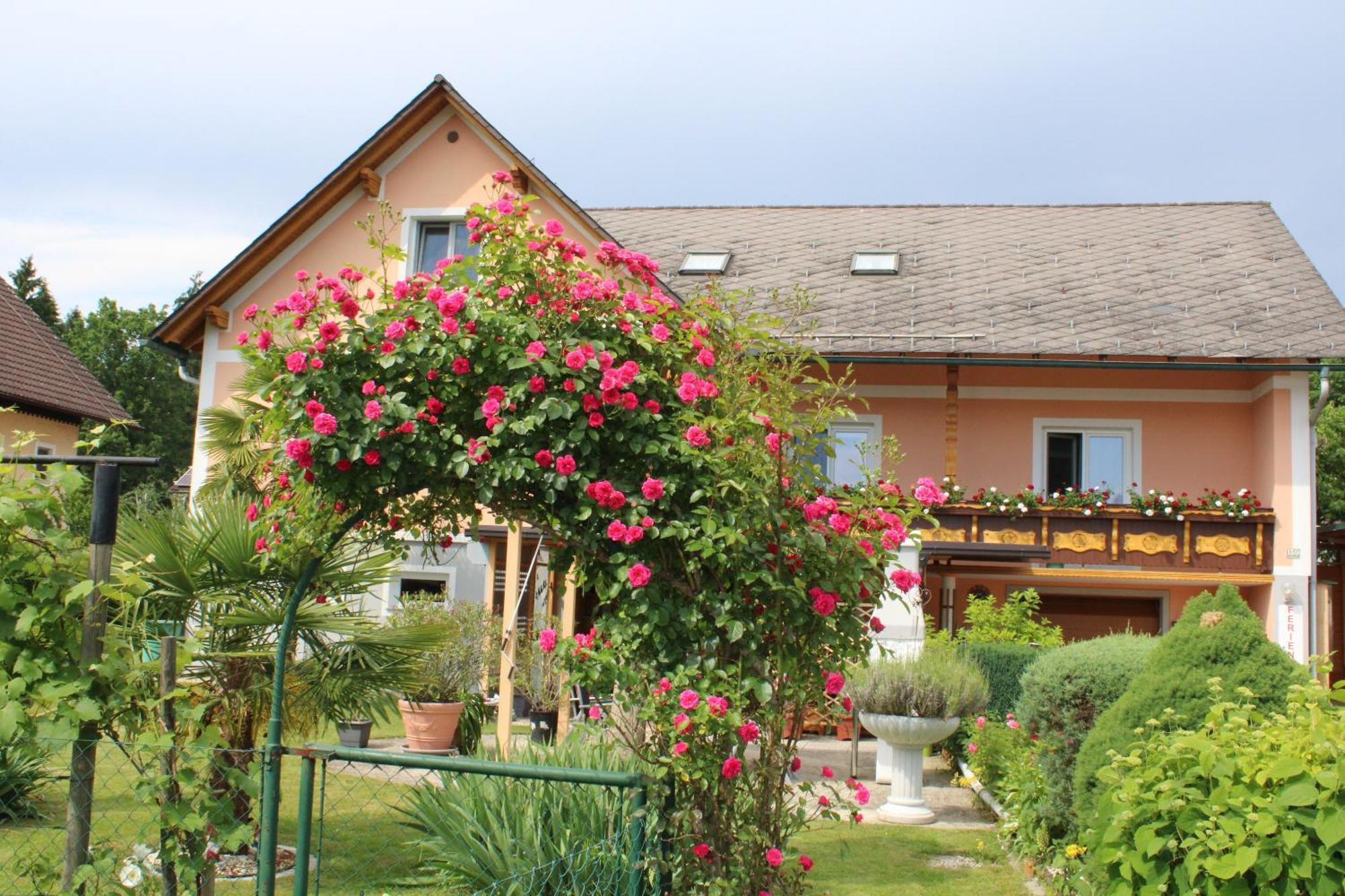 Ferienwohnung Und Gaestezimmer Gaspar Halbenrain Εξωτερικό φωτογραφία